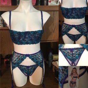 3 piece lingerie in Teal